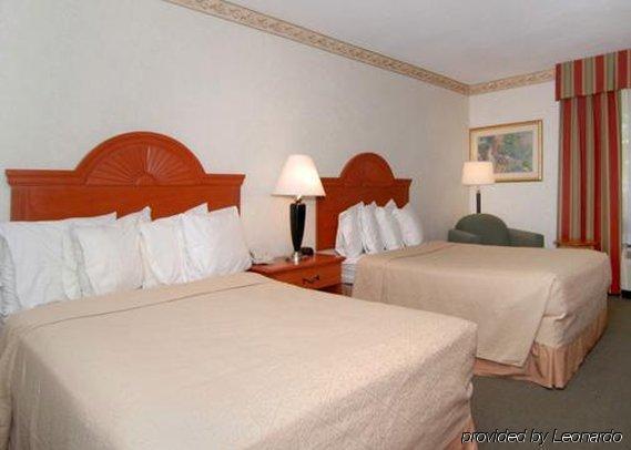 La Quinta By Wyndham Williamsburg Historic Area Hotel Room photo